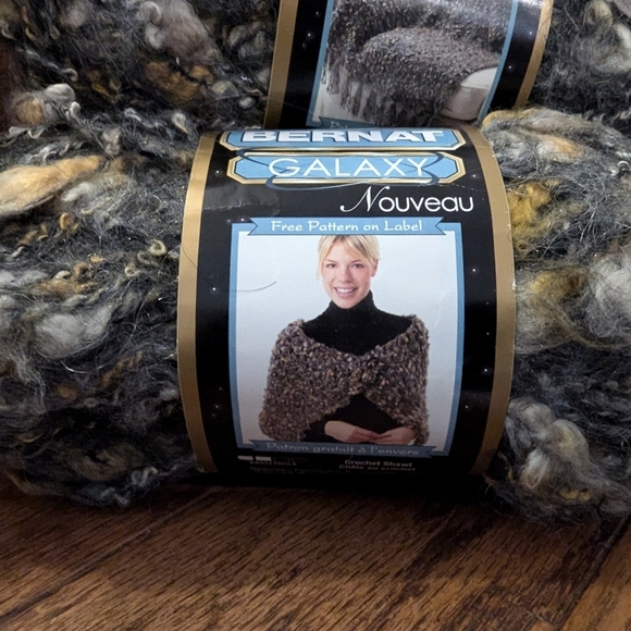 Bernat Galaxy yarn 8x 50g balls, color Mercury (gray beige gold white) - Picture 2 of 12